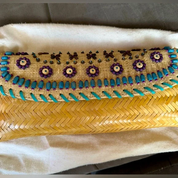 Straw clutch with embroidering - Picture 1 of 1